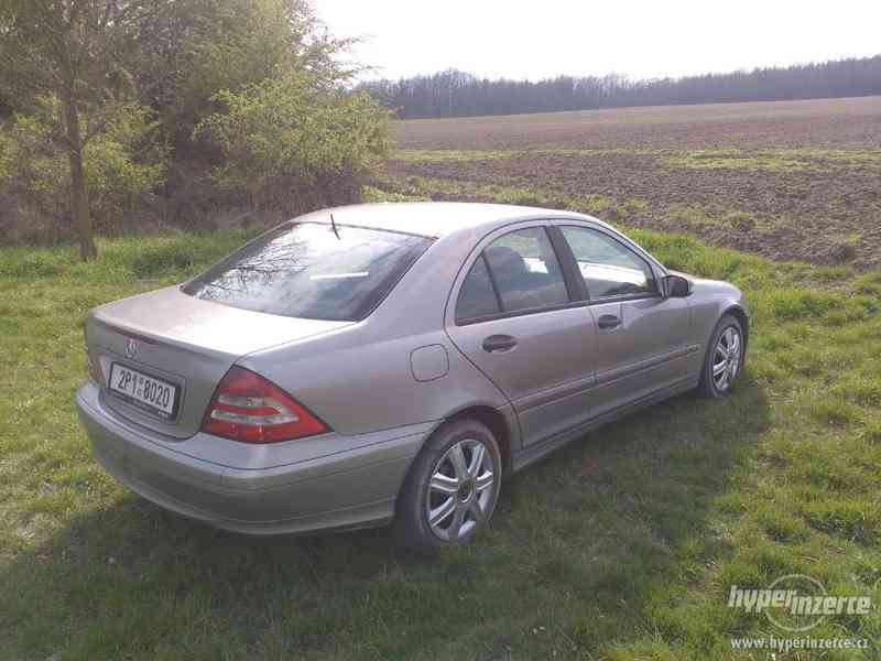 Mercedes Benz C220 CDI rok 2004 - foto 7