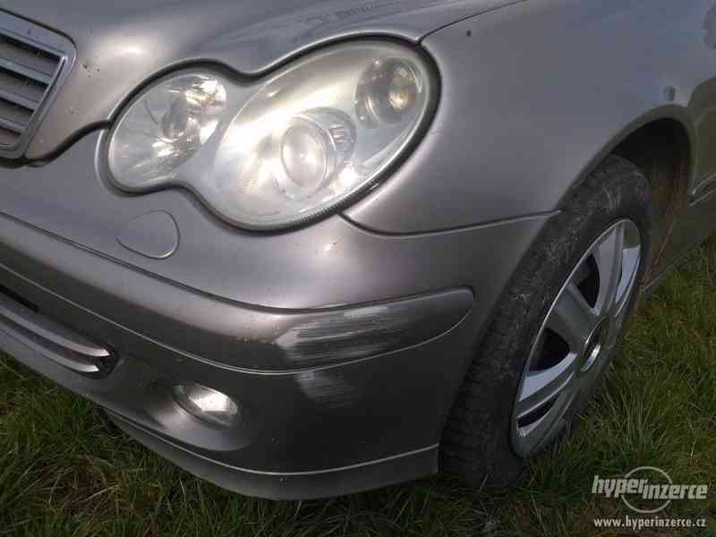 Mercedes Benz C220 CDI rok 2004 - foto 18