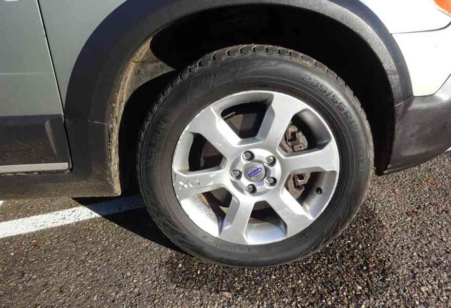 Volvo XC 70 2.4 D5 AWD Combi r.v.2008 (136 kw) ČR - foto 20