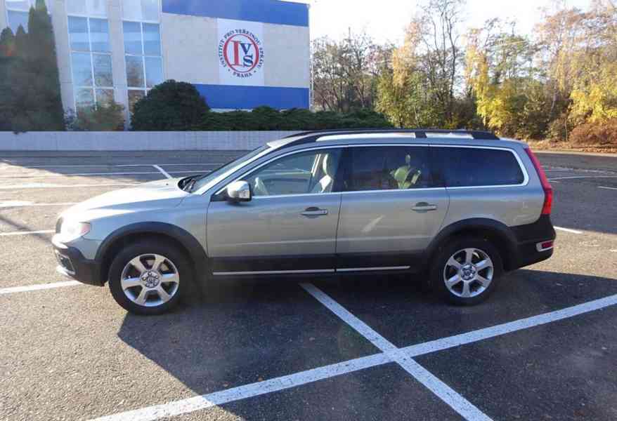 Volvo XC 70 2.4 D5 AWD Combi r.v.2008 (136 kw) ČR - foto 2