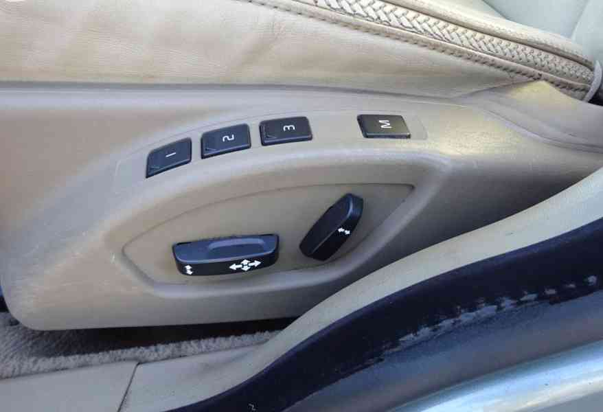 Volvo XC 70 2.4 D5 AWD Combi r.v.2008 (136 kw) ČR - foto 16