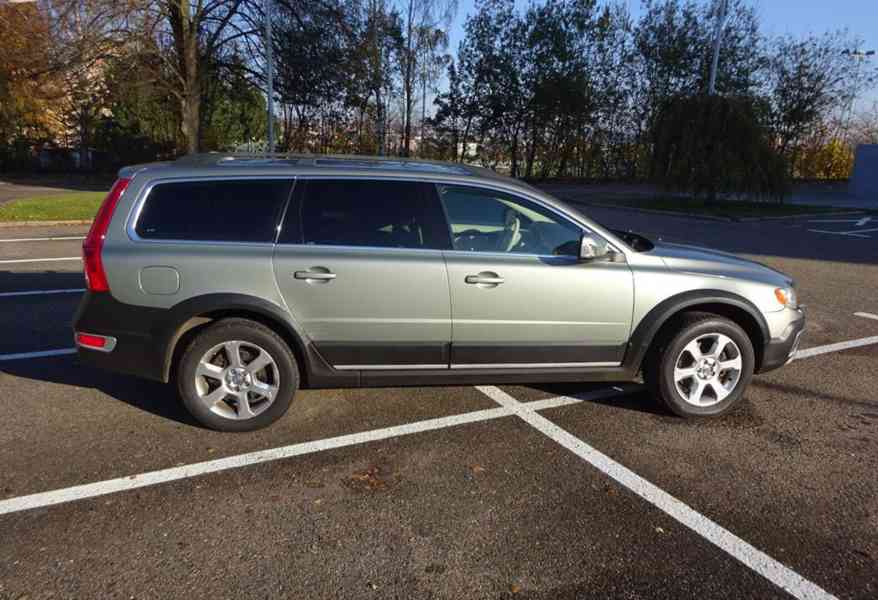 Volvo XC 70 2.4 D5 AWD Combi r.v.2008 (136 kw) ČR - foto 3