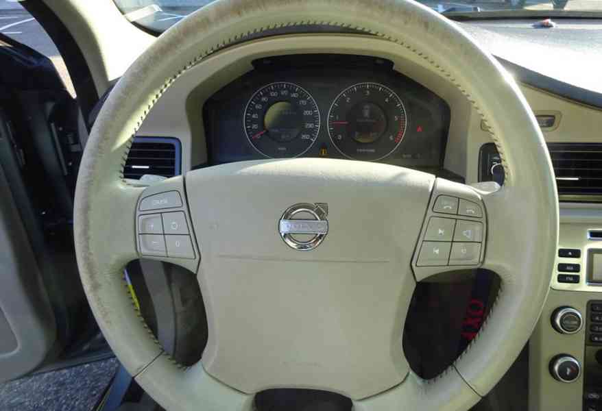 Volvo XC 70 2.4 D5 AWD Combi r.v.2008 (136 kw) ČR - foto 8