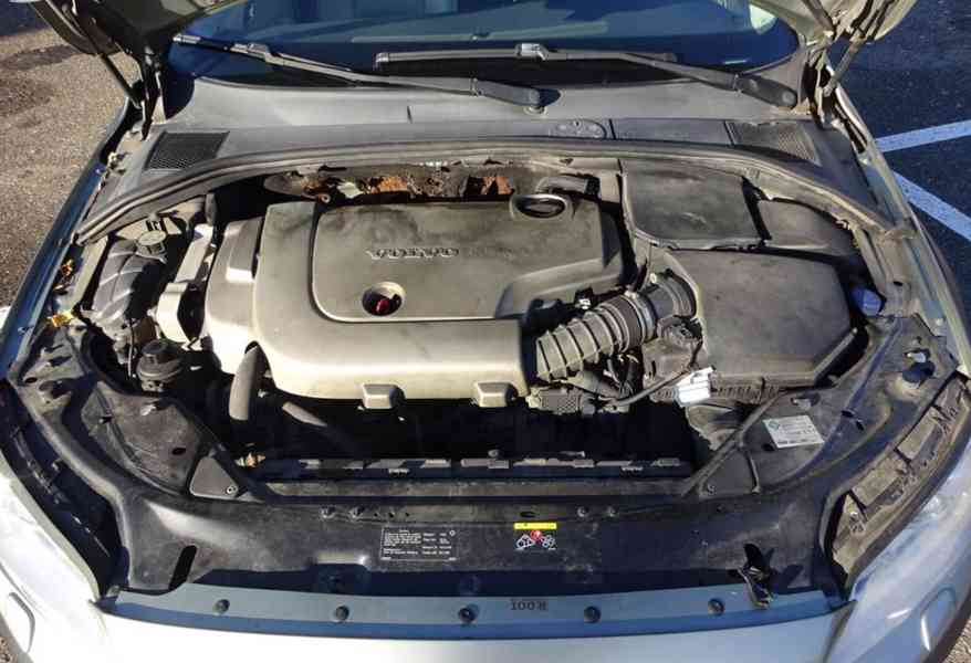 Volvo XC 70 2.4 D5 AWD Combi r.v.2008 (136 kw) ČR - foto 21