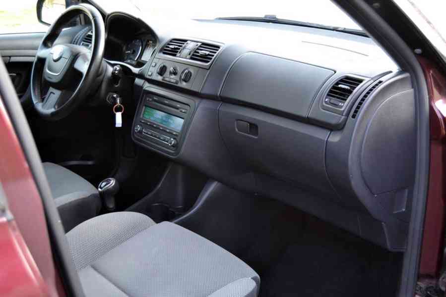 Škoda Fabia 1.2 TSI 63kW Ambiente kombi facelift - foto 12