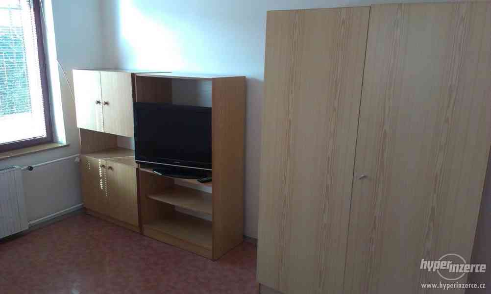 DLOUHODOBÝ PRONÁJEM POKOJE V LUHAČOVICÍCH - foto 5