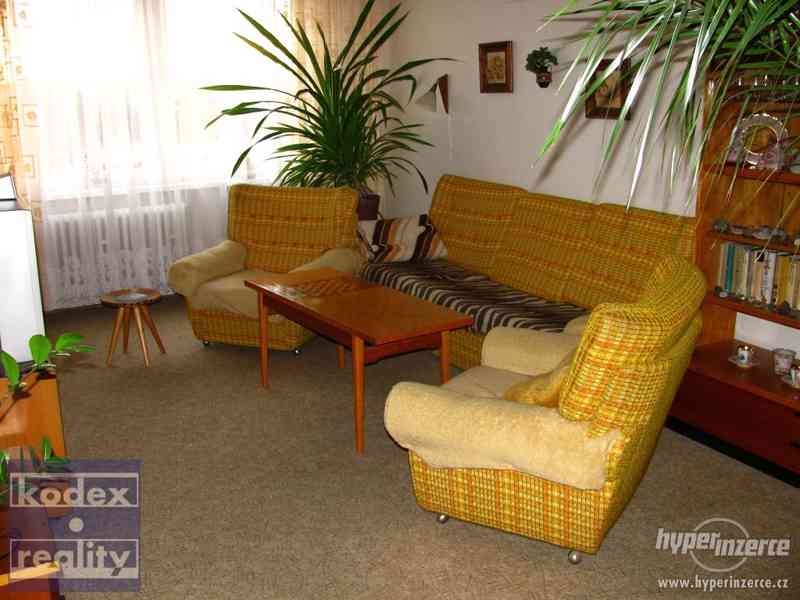 Zděný byt 3+1 se dvěma lodžiemi, Hradec Králové - Malšovice - foto 7
