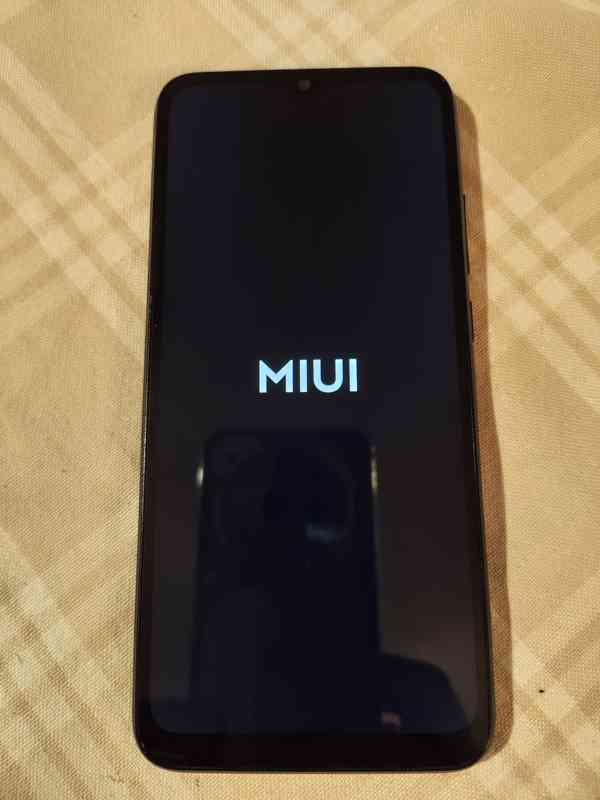 Mobilní telefon Xiaomi Redmi 9AT 32/2GB - foto 3