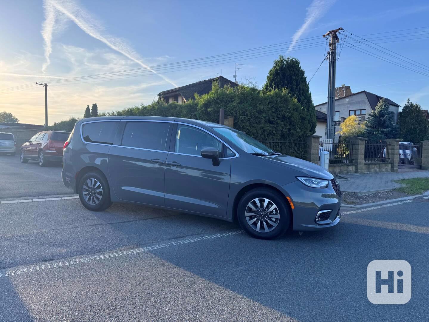 Chrysler Pacifica 3,6 Hybrid RU Radar Limit 2023 - foto 1
