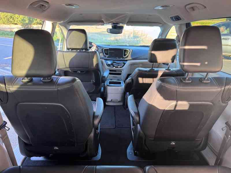 Chrysler Pacifica 3,6 Hybrid RU Radar Limit 2023 - foto 8