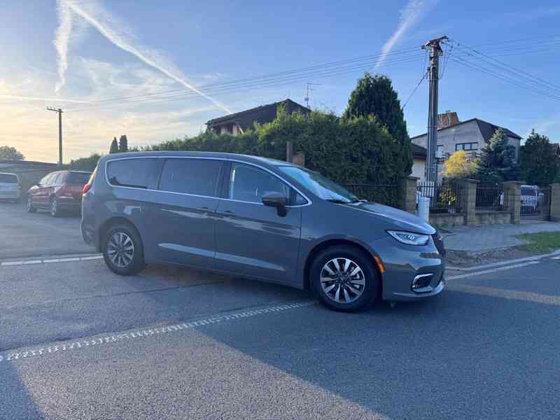Chrysler Pacifica 3,6 Hybrid RU Radar Limit 2023 - foto 1
