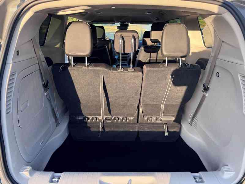 Chrysler Pacifica 3,6 Hybrid RU Radar Limit 2023 - foto 7