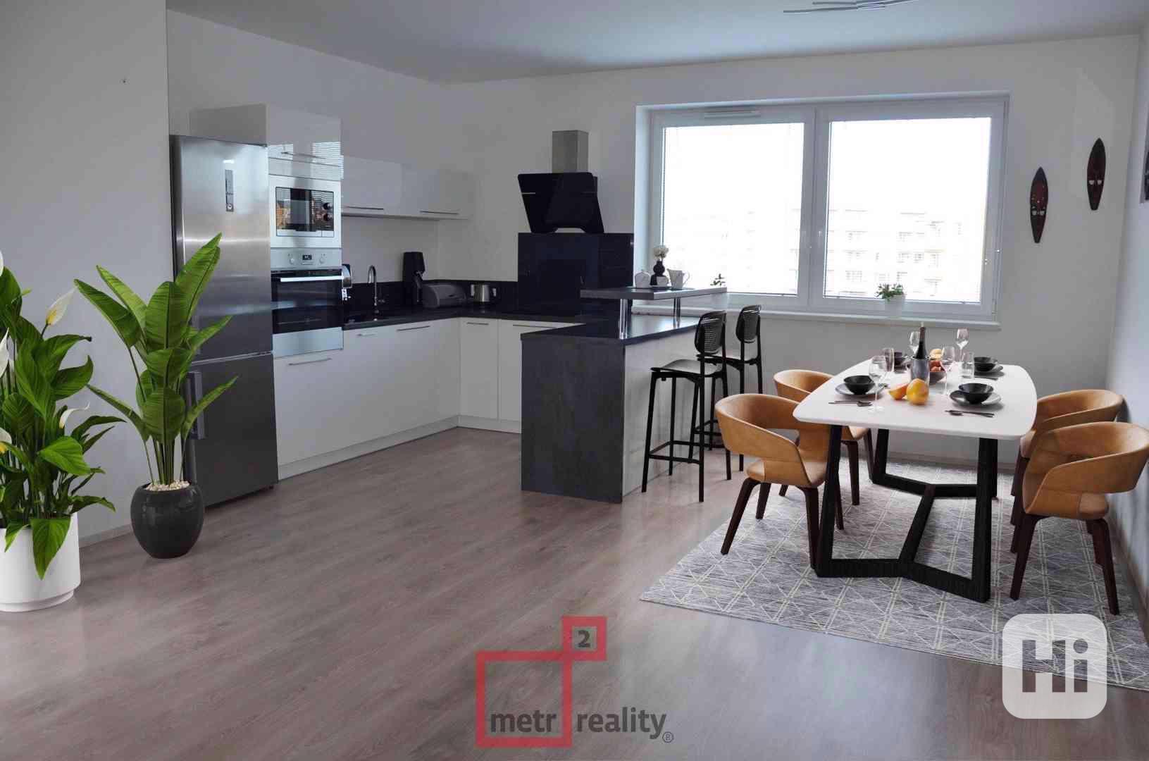 Prodej bytu 2+kk s velkým obývacím pokojem a možností garážového stání/Olomouc - Povel - foto 1