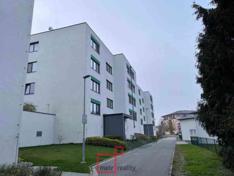 Prodej bytu 2+kk s velkým obývacím pokojem a možností garážového stání/Olomouc - Povel - foto 8