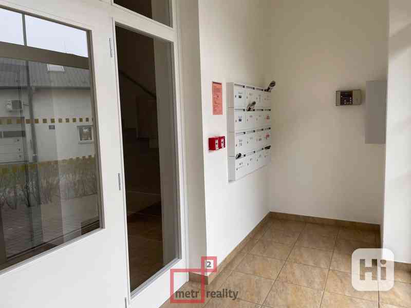 Prodej bytu 2+kk s velkým obývacím pokojem a možností garážového stání/Olomouc - Povel - foto 11