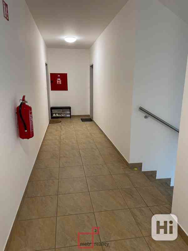 Prodej bytu 2+kk s velkým obývacím pokojem a možností garážového stání/Olomouc - Povel - foto 13