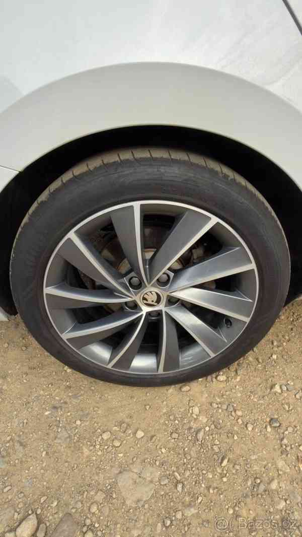 Škoda Superb 2,0   TDI 140kw L&K Plná výbava - foto 18