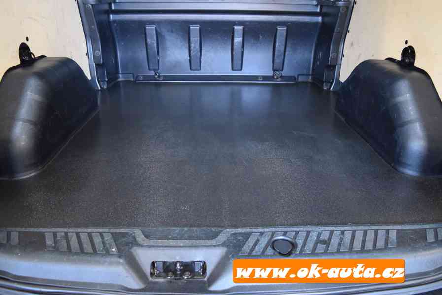 Ford Transit Custom 2.0 TDCI LIMITED AUTOMAT 5MÍST LONG 2023 - foto 14