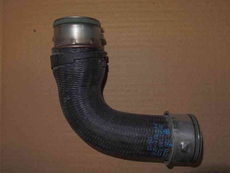 Tlaková hadice nasávaného vzduchu Škoda Fabia I 1.9 TDi RS - foto 2