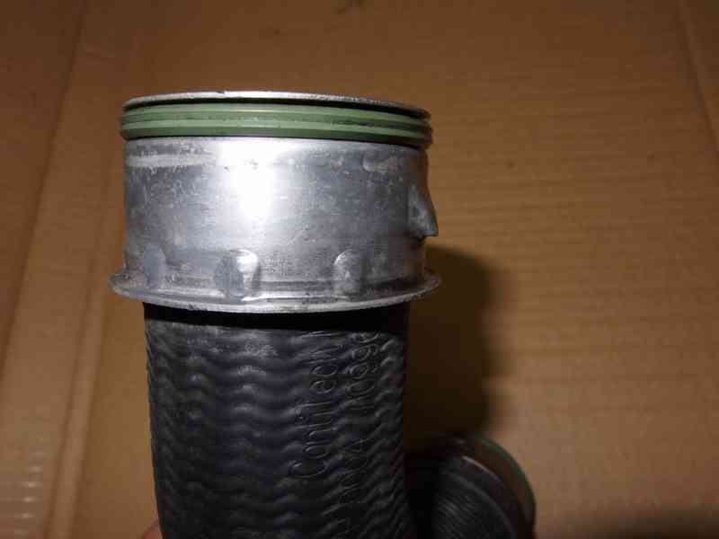 Tlaková hadice nasávaného vzduchu Škoda Fabia I 1.9 TDi RS - foto 5