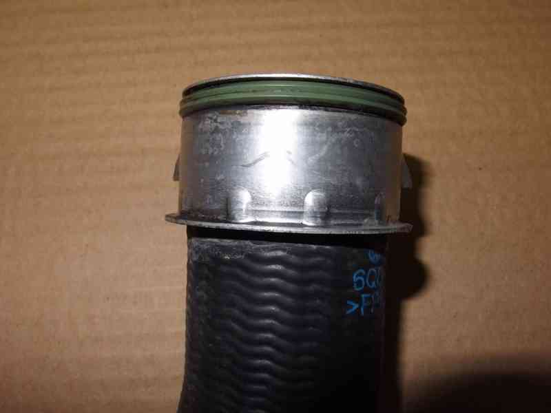 Tlaková hadice nasávaného vzduchu Škoda Fabia I 1.9 TDi RS - foto 4