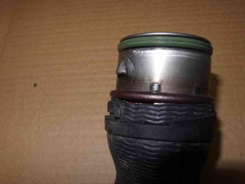 Tlaková hadice nasávaného vzduchu Škoda Fabia I 1.9 TDi RS - foto 8