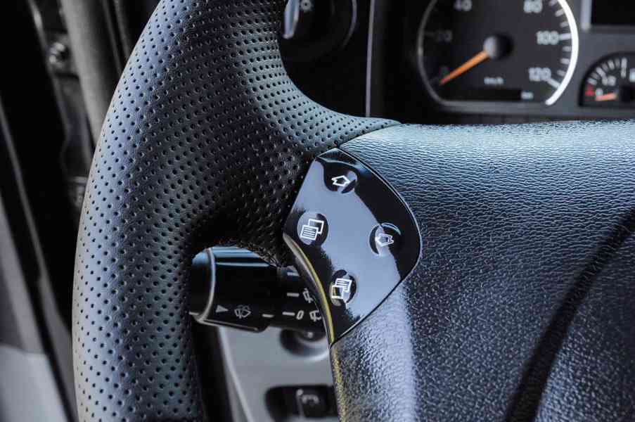 MERCEDES ATEGO 1218 - NOVÝ HÁKOVÝ NOSIČ KONTEJNERŮ + RUKA - foto 63