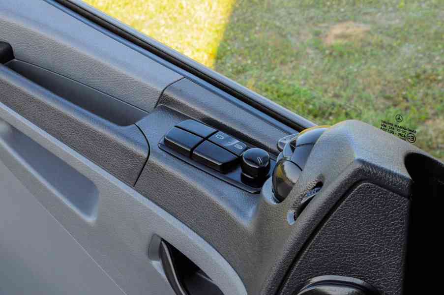 MERCEDES ATEGO 1218 - NOVÝ HÁKOVÝ NOSIČ KONTEJNERŮ + RUKA - foto 60