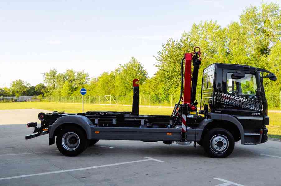 MERCEDES ATEGO 1218 - NOVÝ HÁKOVÝ NOSIČ KONTEJNERŮ + RUKA - foto 7
