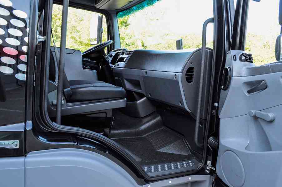 MERCEDES ATEGO 1218 - NOVÝ HÁKOVÝ NOSIČ KONTEJNERŮ + RUKA - foto 54