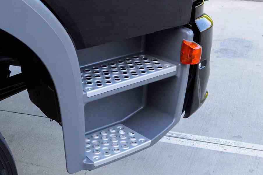 MERCEDES ATEGO 1218 - NOVÝ HÁKOVÝ NOSIČ KONTEJNERŮ + RUKA - foto 9