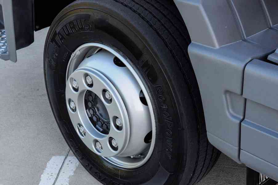 MERCEDES ATEGO 1218 - NOVÝ HÁKOVÝ NOSIČ KONTEJNERŮ + RUKA - foto 45