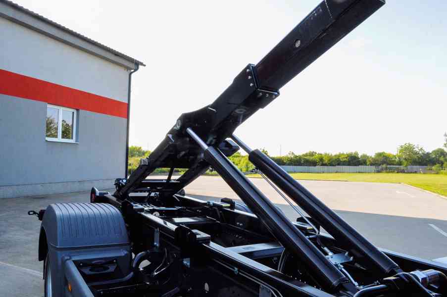 MERCEDES ATEGO 1218 - NOVÝ HÁKOVÝ NOSIČ KONTEJNERŮ + RUKA - foto 84