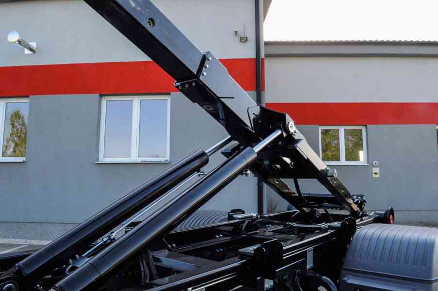 MERCEDES ATEGO 1218 - NOVÝ HÁKOVÝ NOSIČ KONTEJNERŮ + RUKA - foto 87