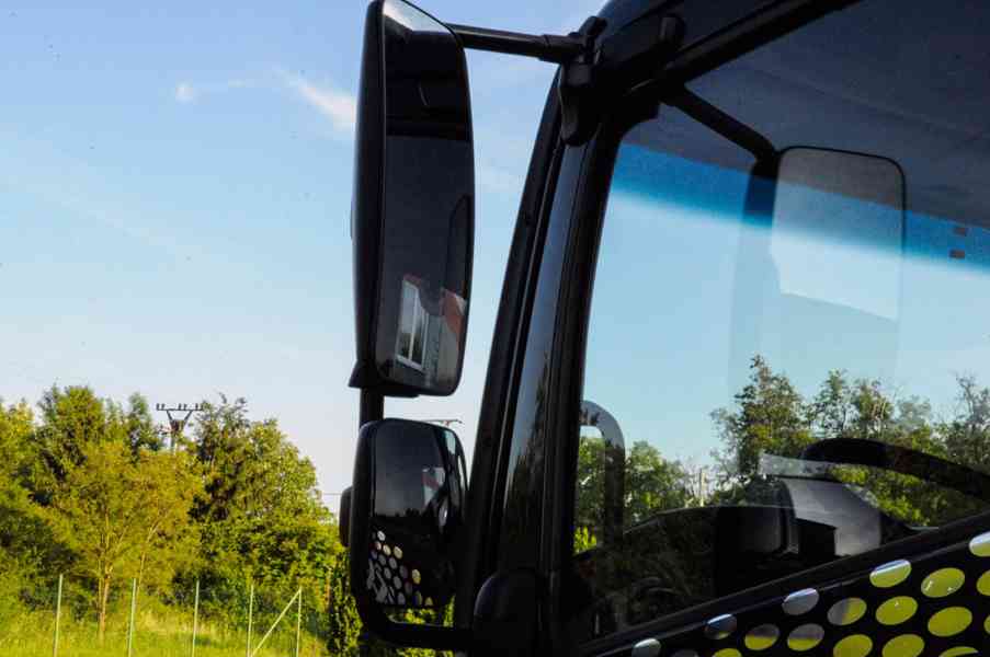 MERCEDES ATEGO 1218 - NOVÝ HÁKOVÝ NOSIČ KONTEJNERŮ + RUKA - foto 48
