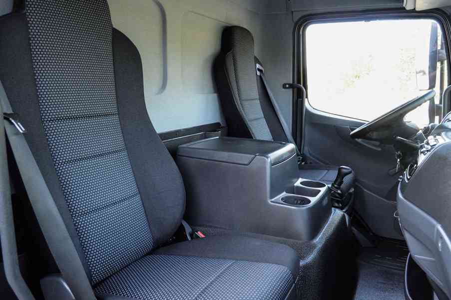 MERCEDES ATEGO 1218 - NOVÝ HÁKOVÝ NOSIČ KONTEJNERŮ + RUKA - foto 55