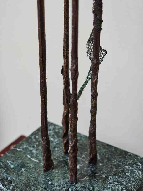 Figurální plastika na vysokém podstavci. Výška 134 cm - foto 5