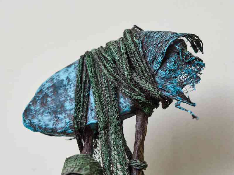 Figurální plastika na vysokém podstavci. Výška 134 cm - foto 6