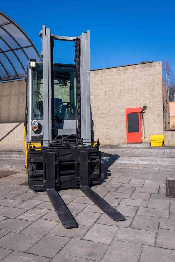 Vysokozdvižný vozík Jungheinrich TFG 425s - foto 5