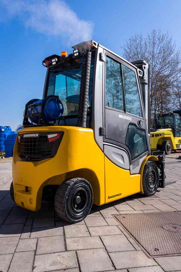 Vysokozdvižný vozík Jungheinrich TFG 425s - foto 3