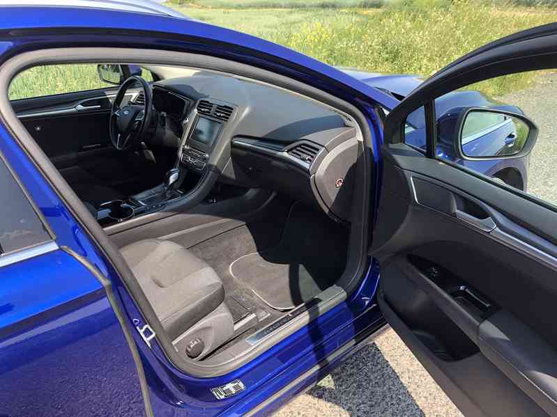 Ford Mondeo V. 2,0 TDCi 110KW Navigace, parkov. as. - foto 7