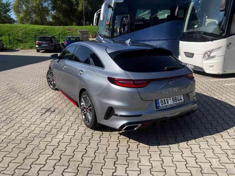 Kia ProCeed 1,6   TGDi - foto 15