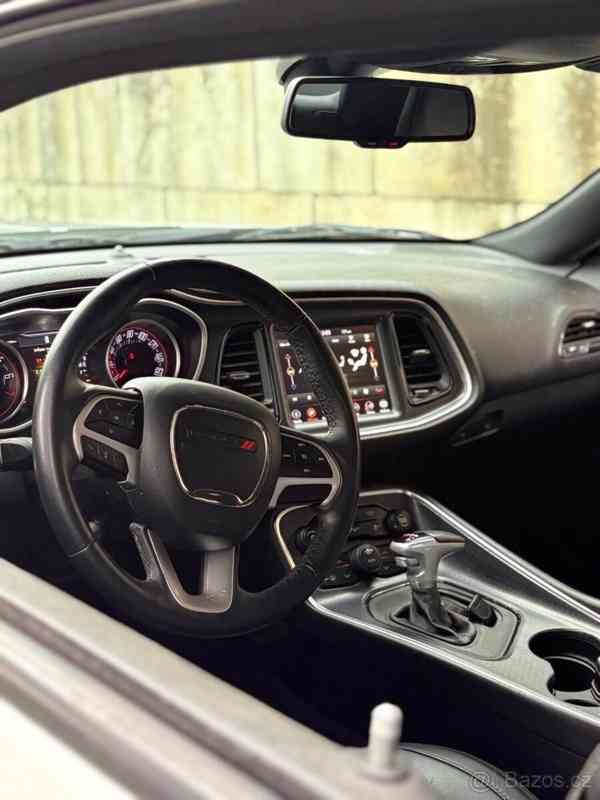 Dodge Challenger 3,6   L V6 - foto 12