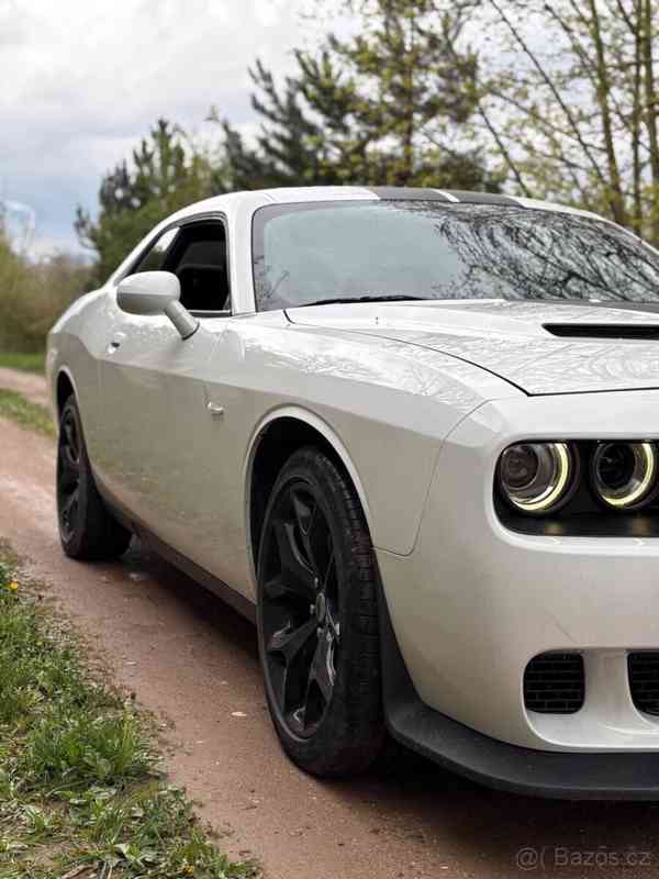 Dodge Challenger 3,6   L V6 - foto 4