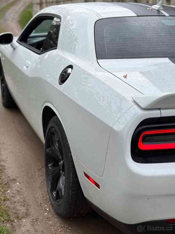 Dodge Challenger 3,6   L V6 - foto 3