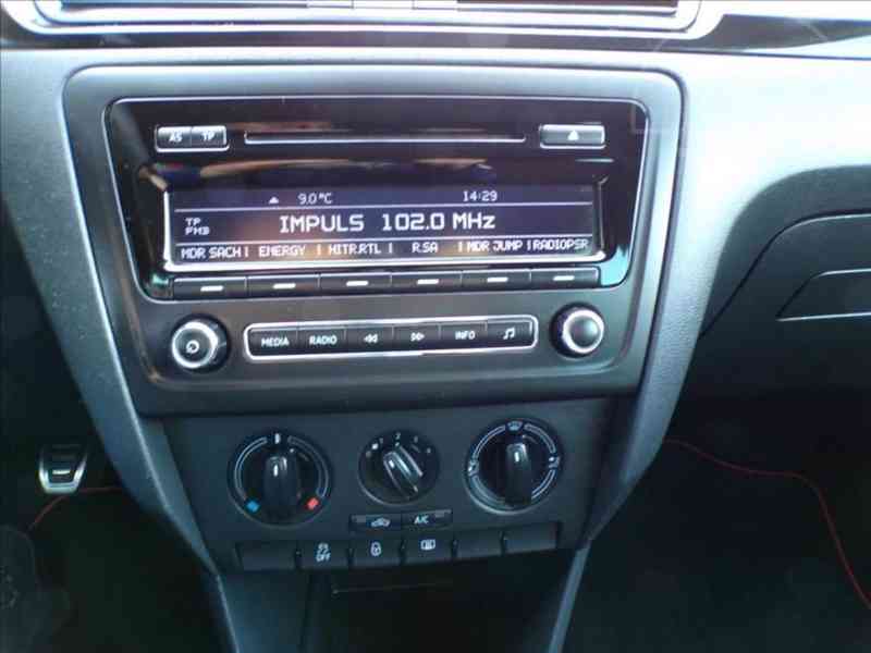 Škoda Rapid 1,2 TSI-77KW XENONY - foto 7