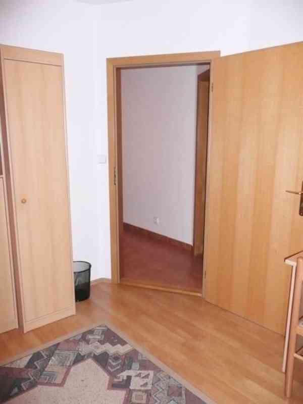 1.lůžkový pokoj, podkroví RD, mladá pracující/studentka - foto 2