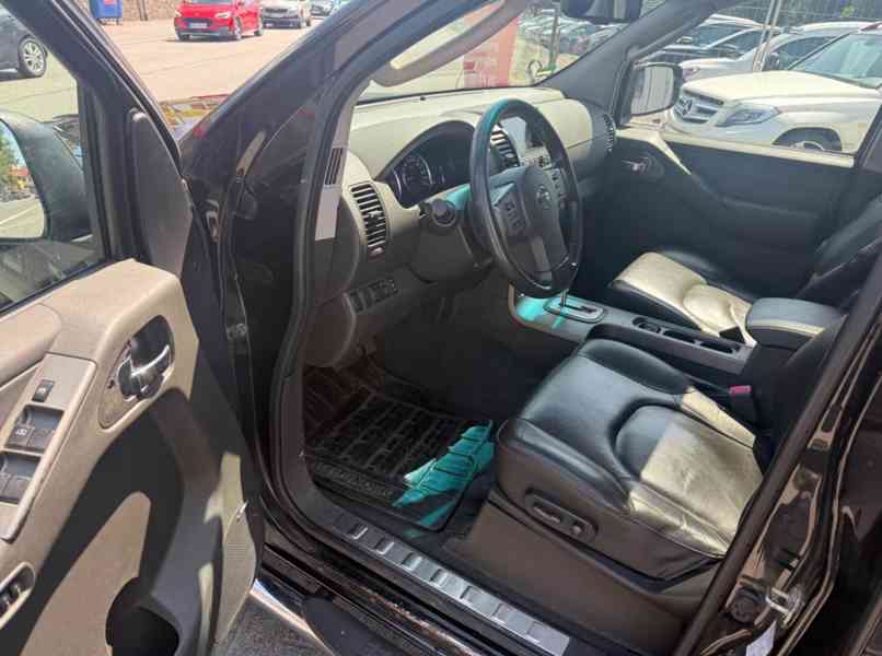 Nissan Pathfinder 2.5 dCi Comfort AUT. 126kw - foto 10