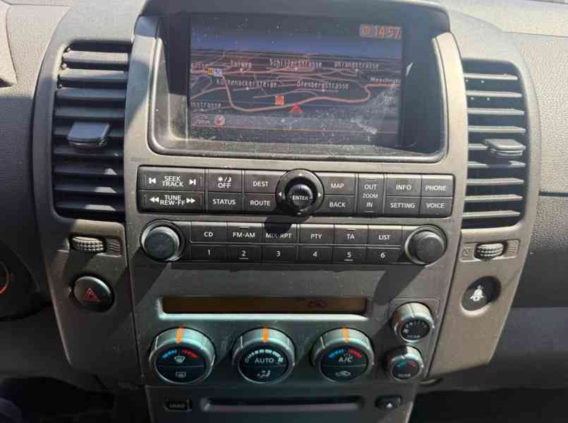 Nissan Pathfinder 2.5 dCi Comfort AUT. 126kw - foto 14