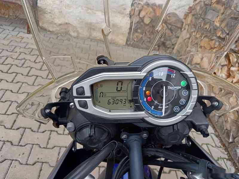 TRIUMPH TIGER 800 XR - foto 11
